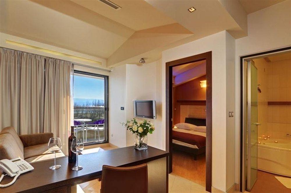 Hotel Diadem Omiš Exterior foto