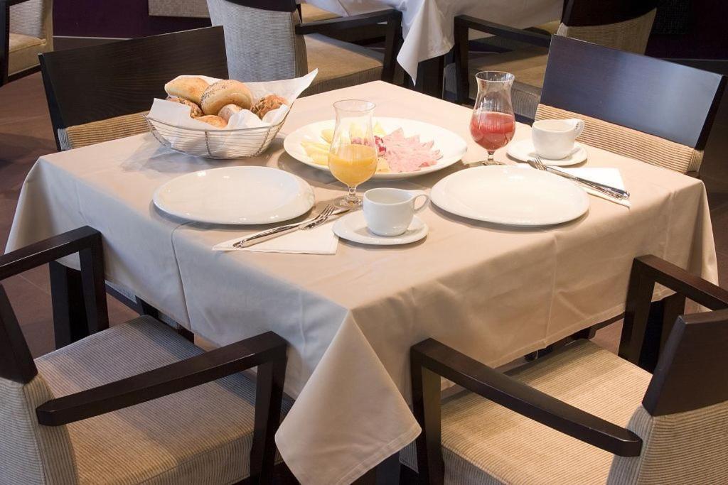 Hotel Diadem Omiš Restaurante foto